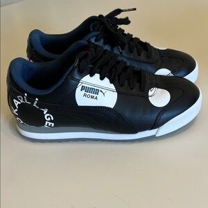 Puma x Karl Lagerfeld
Limited Style sneakers black and white polka dots.